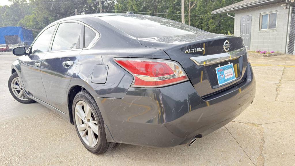 2015 Nissan Altima - $4,900