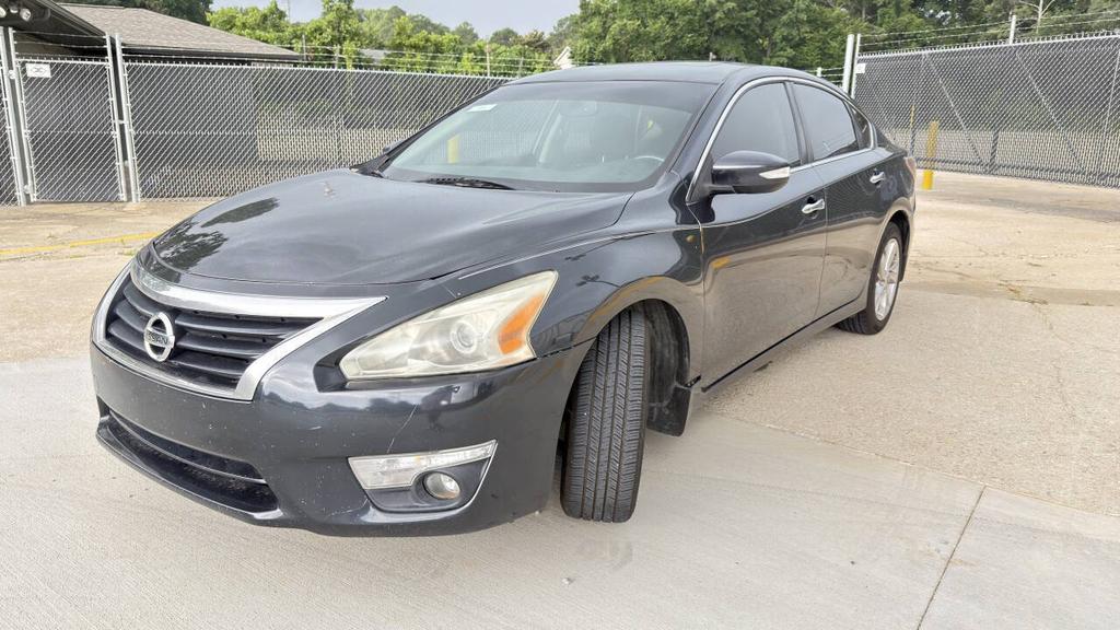 2015 Nissan Altima - $4,900