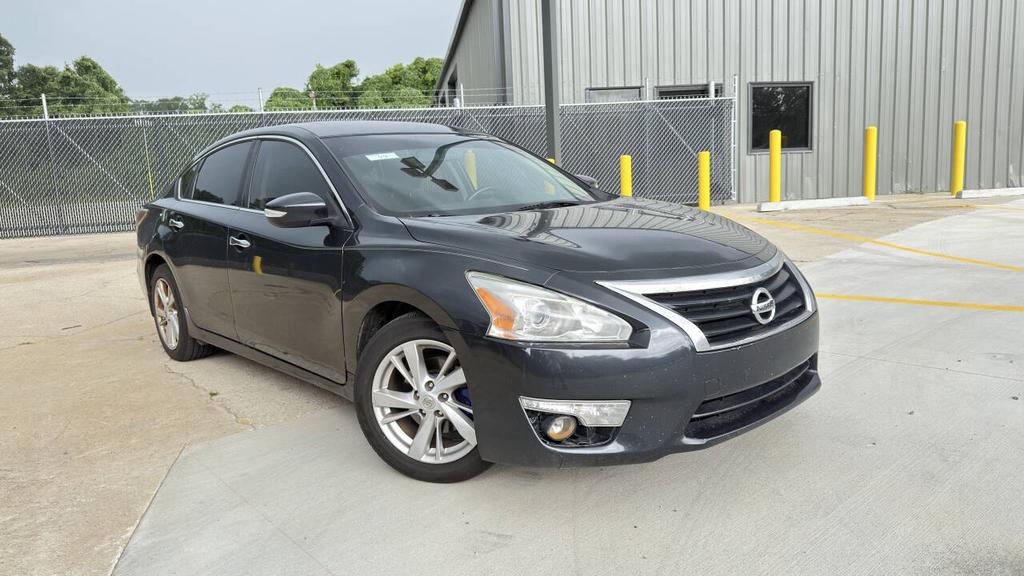2015 Nissan Altima - $4,900
