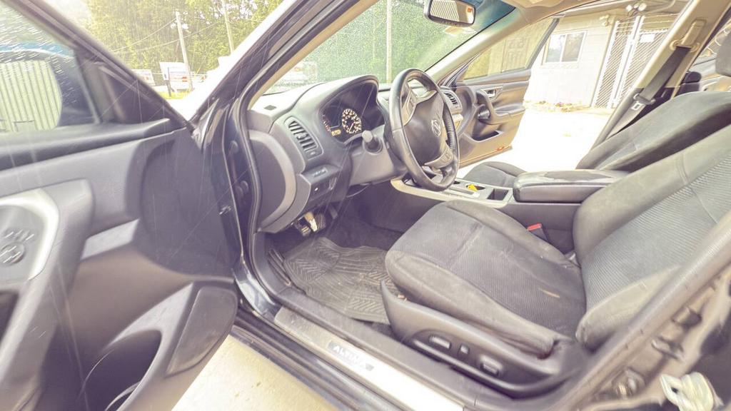 2015 Nissan Altima - $4,900