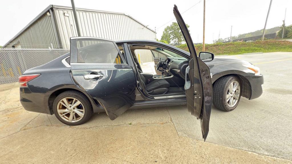 2015 Nissan Altima - $4,900