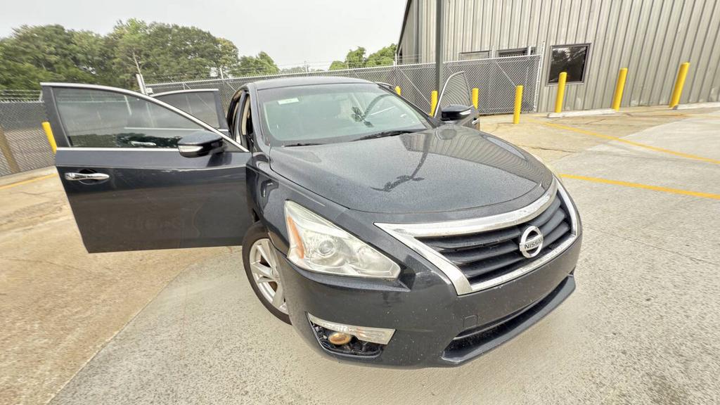 2015 Nissan Altima - $4,900