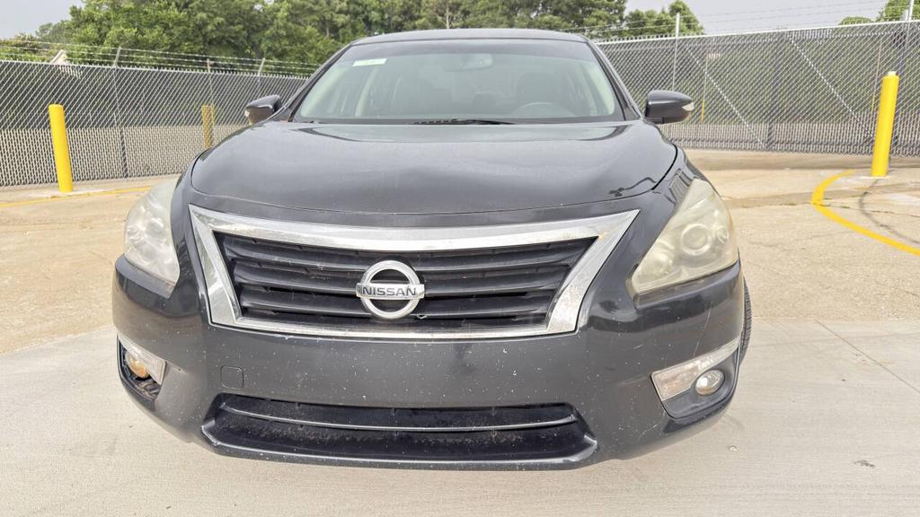 2015 Nissan Altima - $4,900
