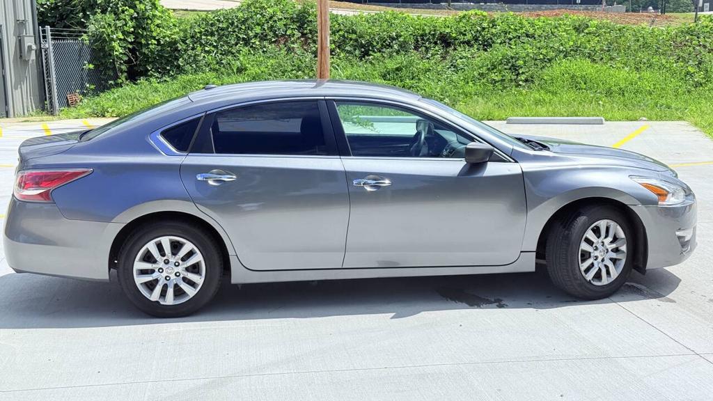 2015 Nissan Altima - $5,800