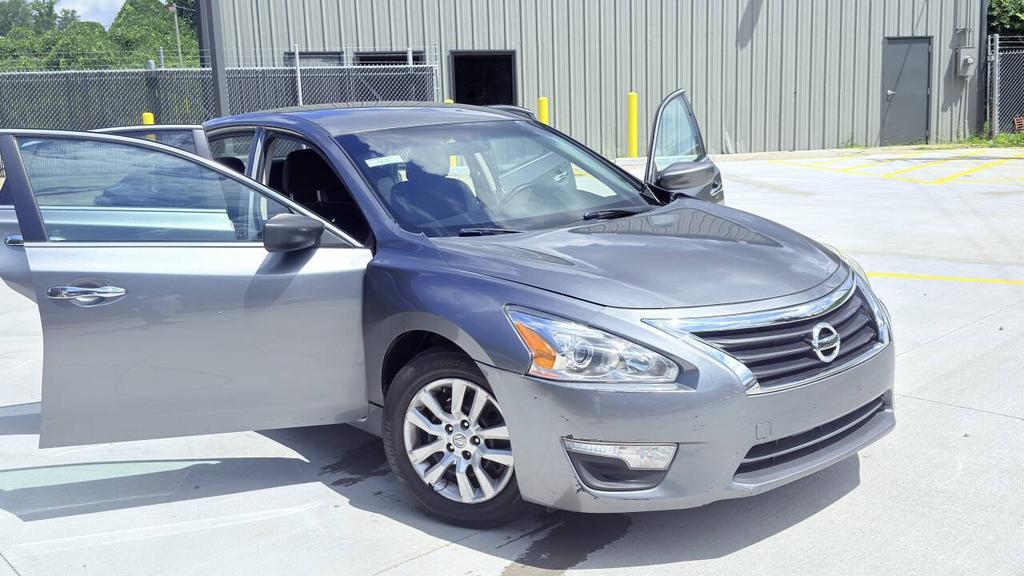 2015 Nissan Altima - $5,800