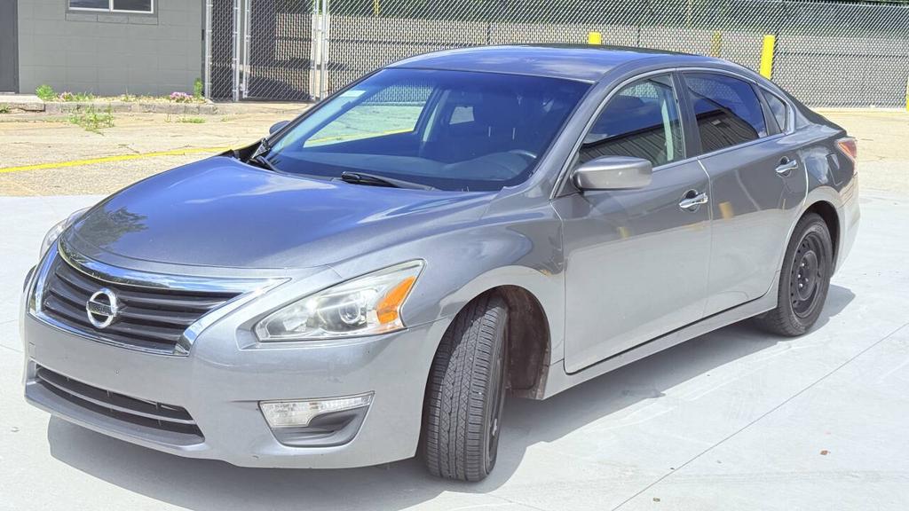 2015 Nissan Altima - $5,800