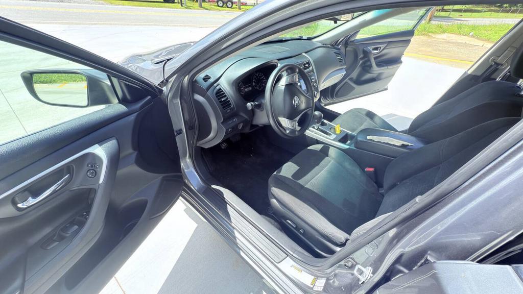 2015 Nissan Altima - $5,800