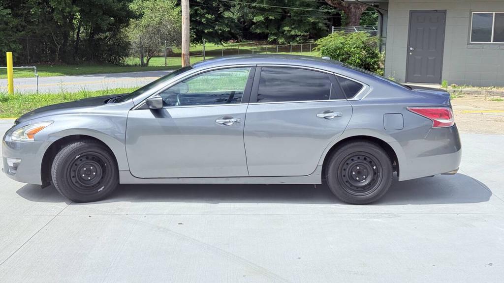 2015 Nissan Altima - $5,800