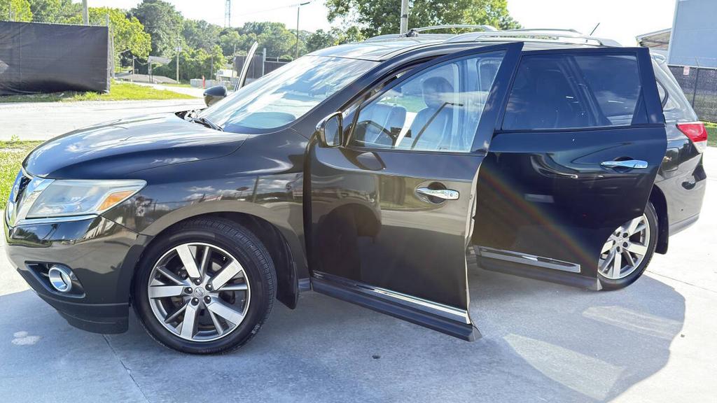 2015 Nissan Pathfinder - $8,500