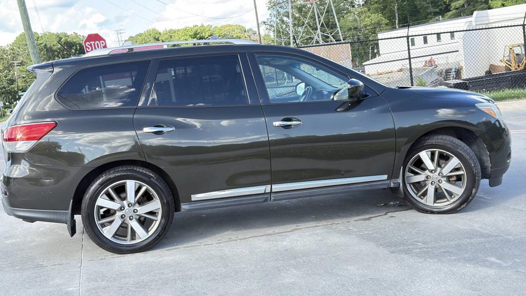 2015 Nissan Pathfinder - $8,500