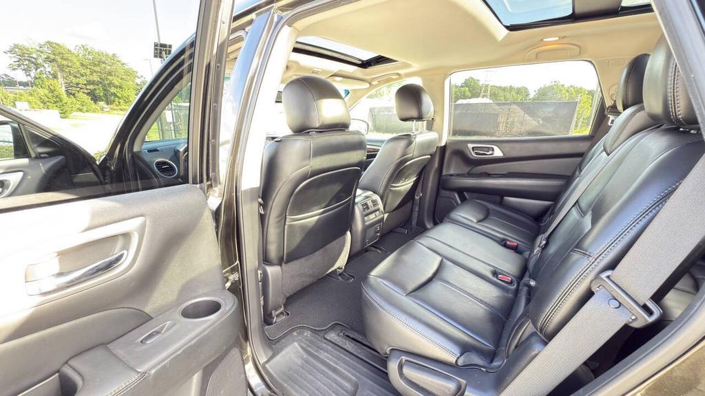 2015 Nissan Pathfinder - $8,500