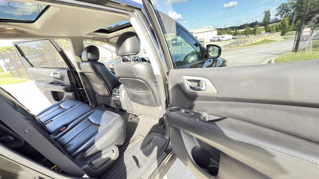 2015 Nissan Pathfinder - $8,500