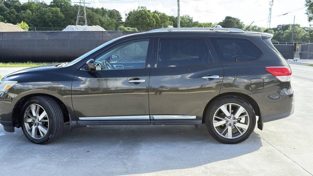 2015 Nissan Pathfinder - $8,500