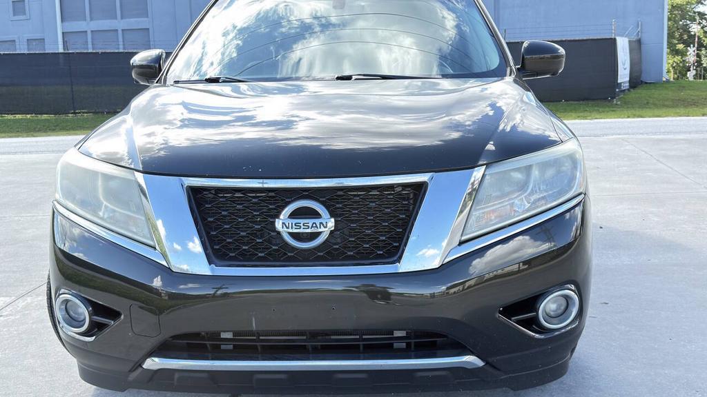 2015 Nissan Pathfinder - $8,500