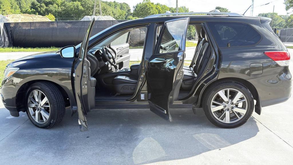 2015 Nissan Pathfinder - $8,500