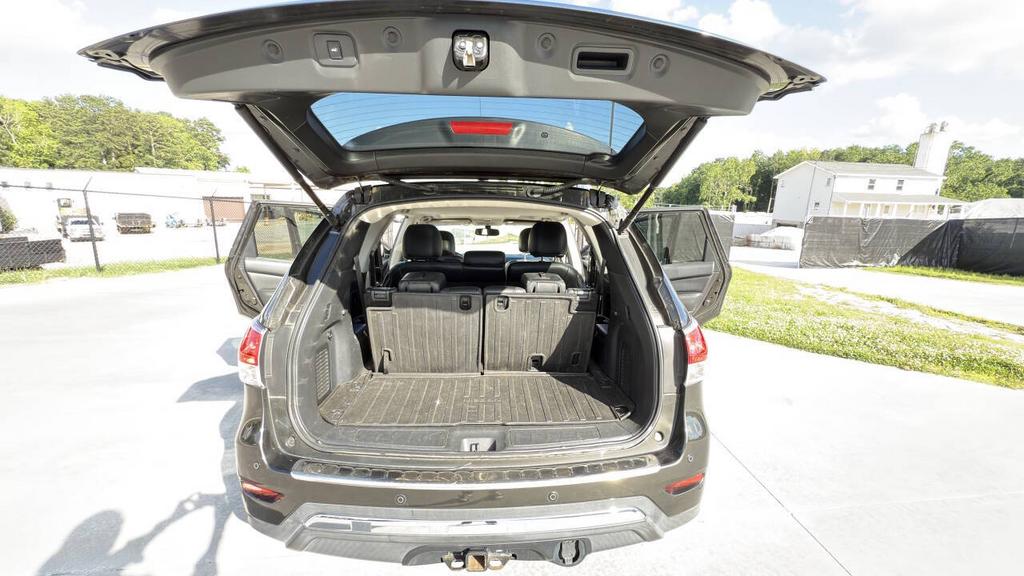 2015 Nissan Pathfinder - $8,500
