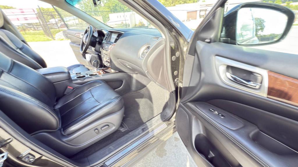 2015 Nissan Pathfinder - $8,500