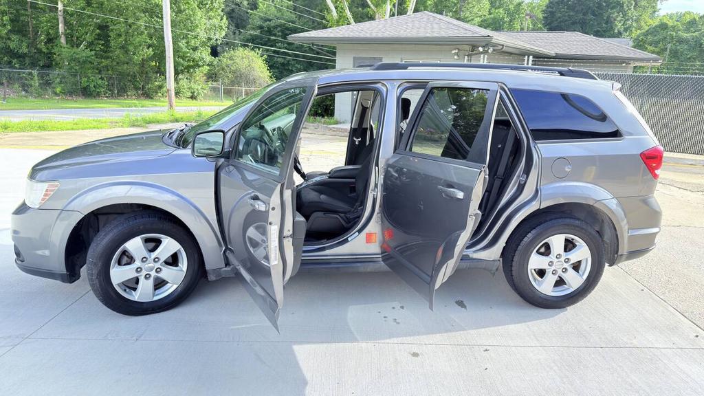 2012 Dodge Journey - $4,500