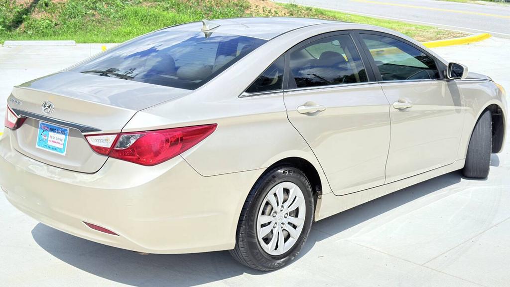 2011 Hyundai Sonata - $3,700