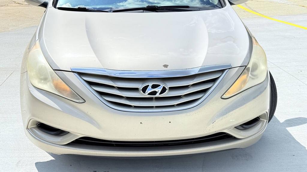 2011 Hyundai Sonata - $3,700