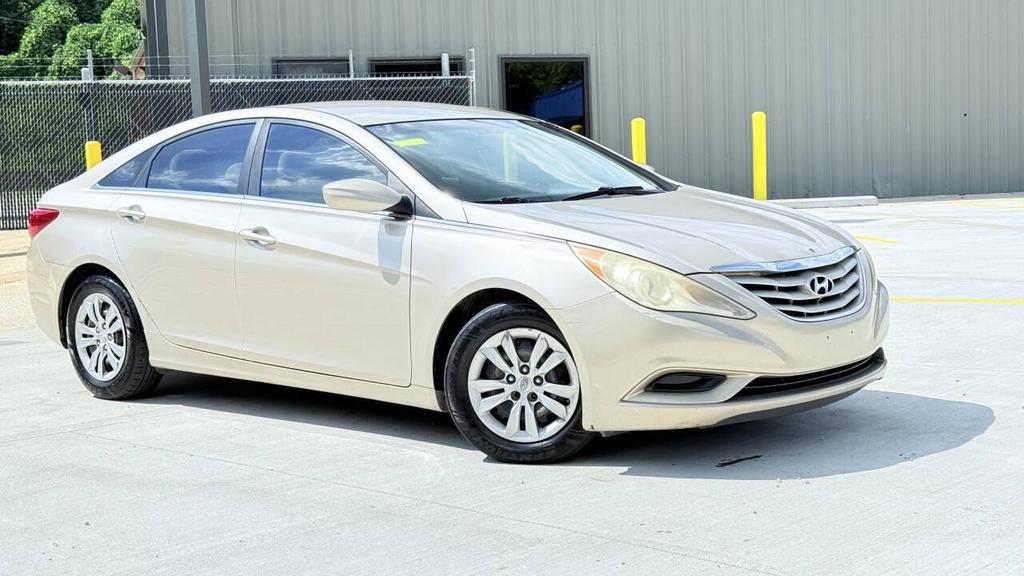 2011 Hyundai Sonata - $3,700