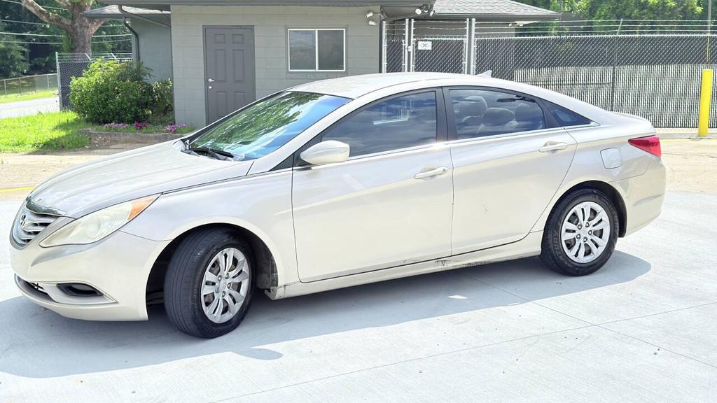 2011 Hyundai Sonata - $3,700