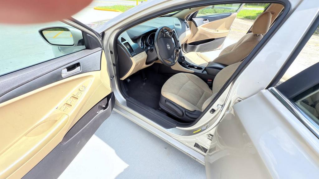 2011 Hyundai Sonata - $3,700
