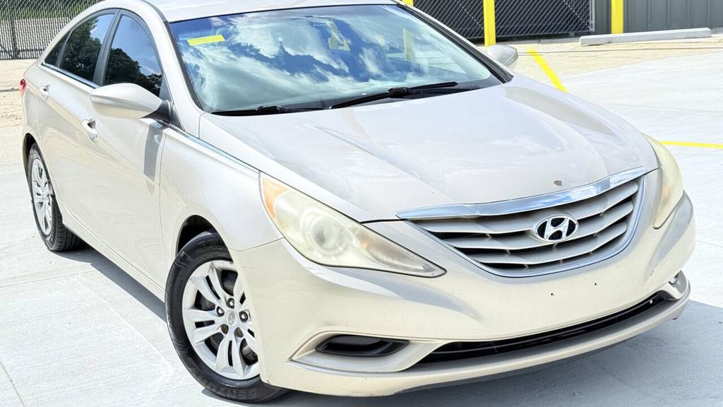 2011 Hyundai Sonata - $3,700
