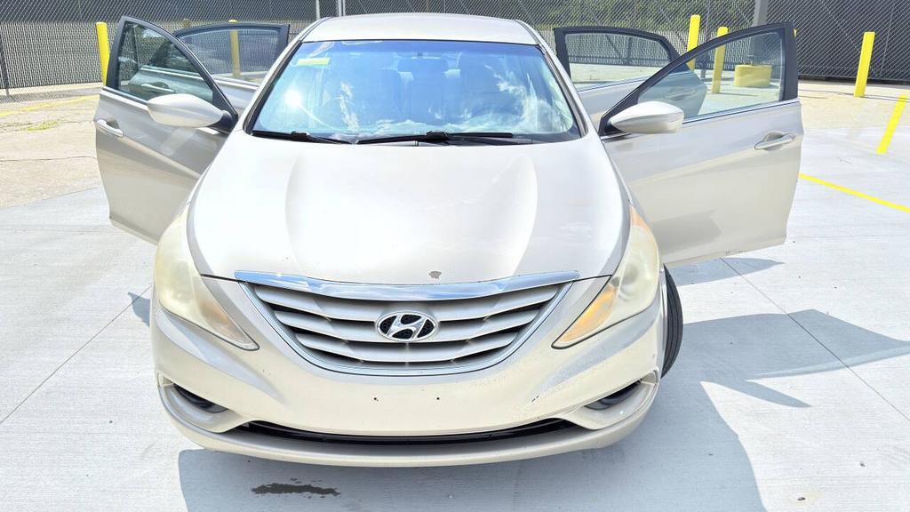 2011 Hyundai Sonata - $3,700