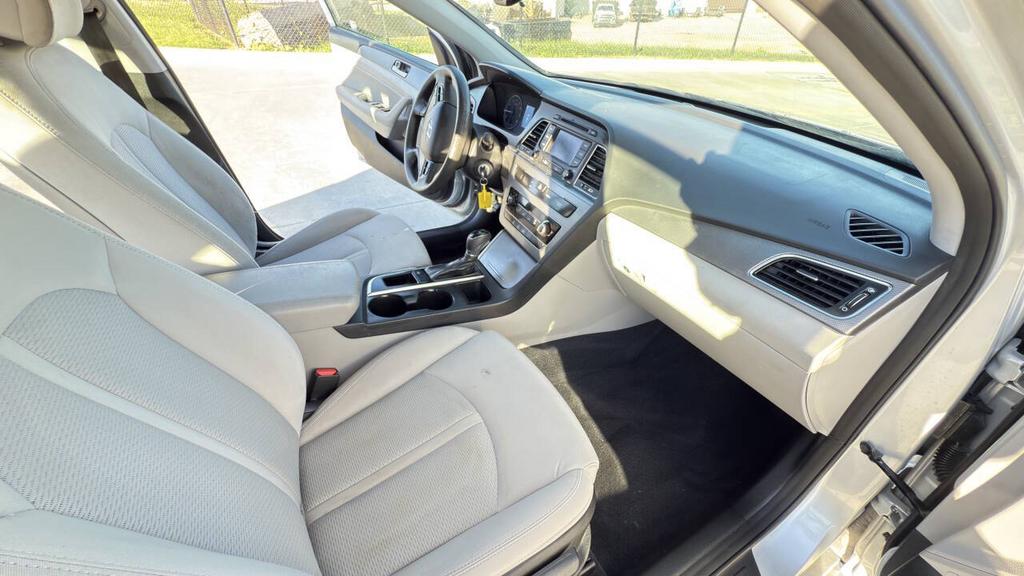 2015 Hyundai Sonata - $7,500