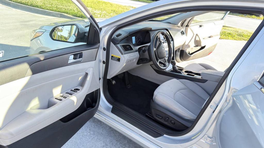 2015 Hyundai Sonata - $7,500