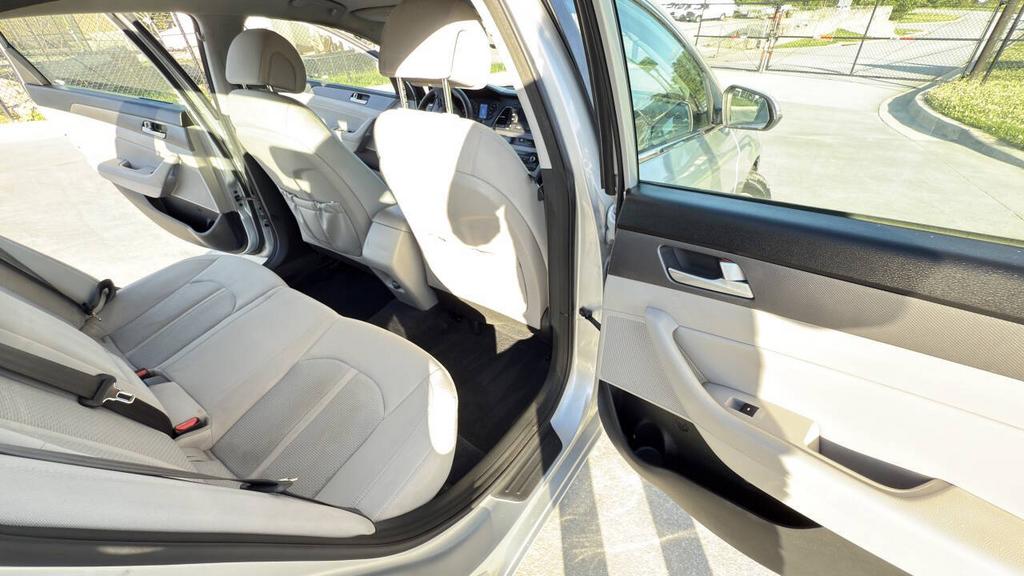 2015 Hyundai Sonata - $7,500