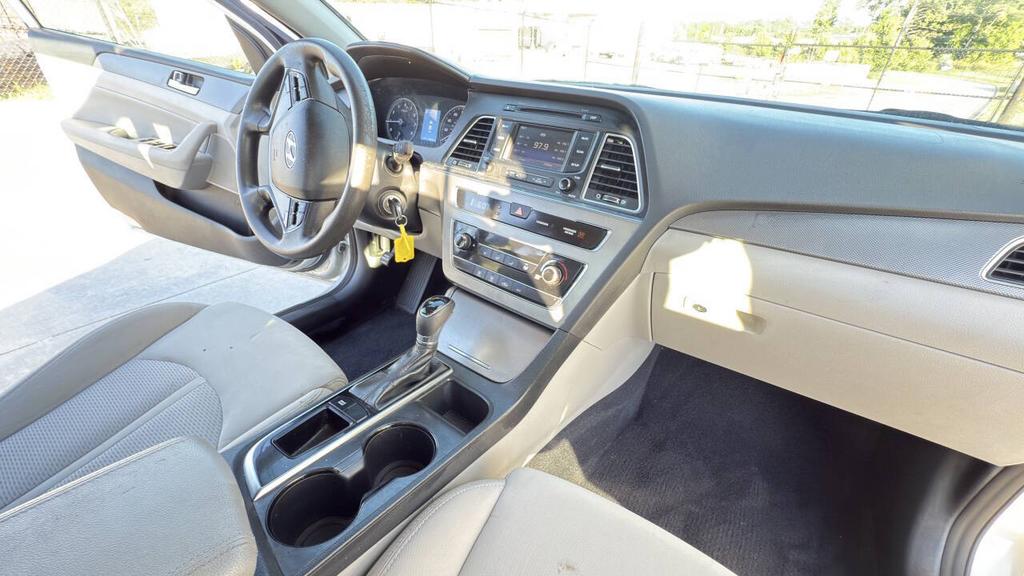2015 Hyundai Sonata - $7,500