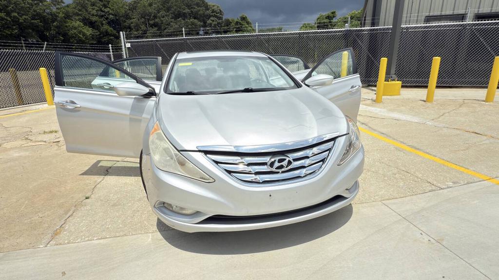 2013 Hyundai Sonata - $7,500