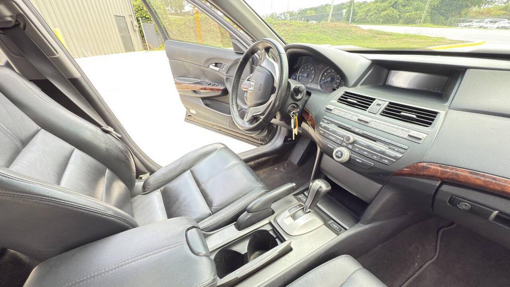 2010 Honda Accord - $9,500
