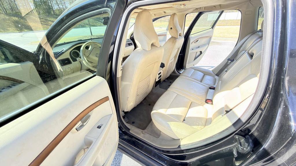 2010 Volvo C70 - $4,300