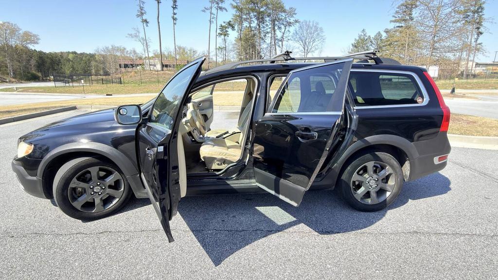2010 Volvo C70 - $4,300