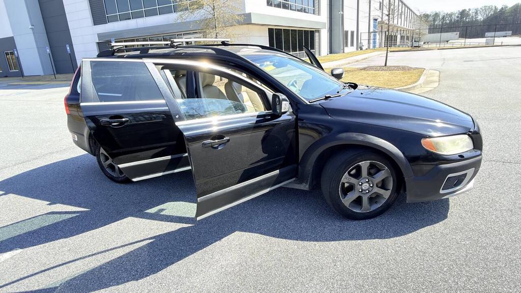 2010 Volvo C70 - $4,300