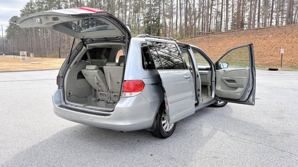 2010 Honda Odyssey - $3,950