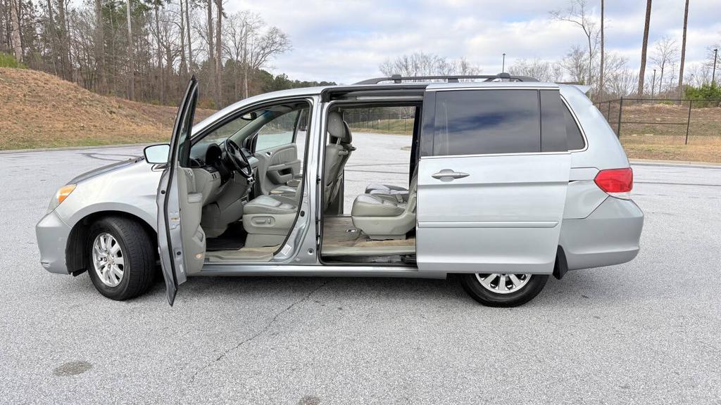 2010 Honda Odyssey - $3,950