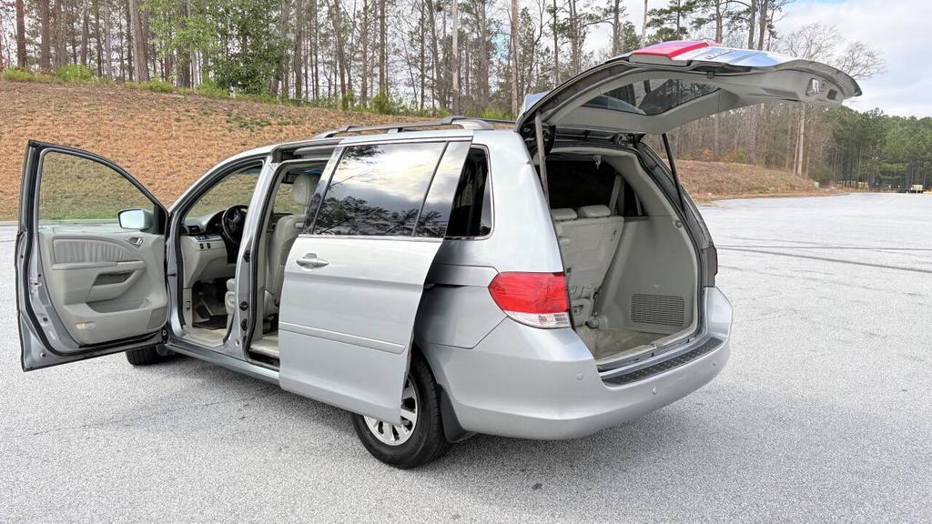 2010 Honda Odyssey - $3,950