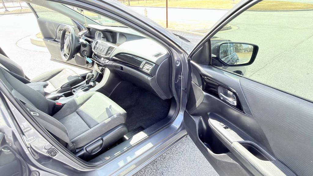 2017 Honda Accord - $6,300