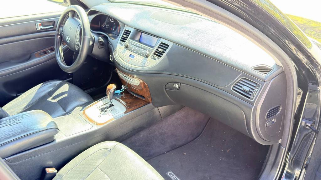 2010 Hyundai Genesis - $5,900