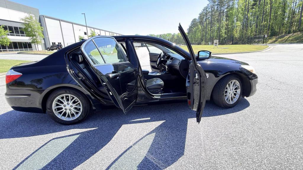 2010 Hyundai Genesis - $5,900