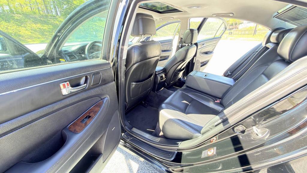 2010 Hyundai Genesis - $5,900