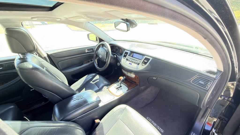2010 Hyundai Genesis - $5,900