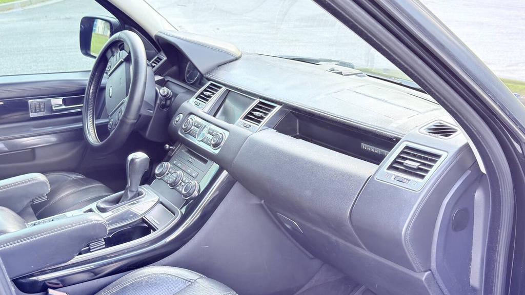 2012 Land Rover Range Rover Sport - $6,500