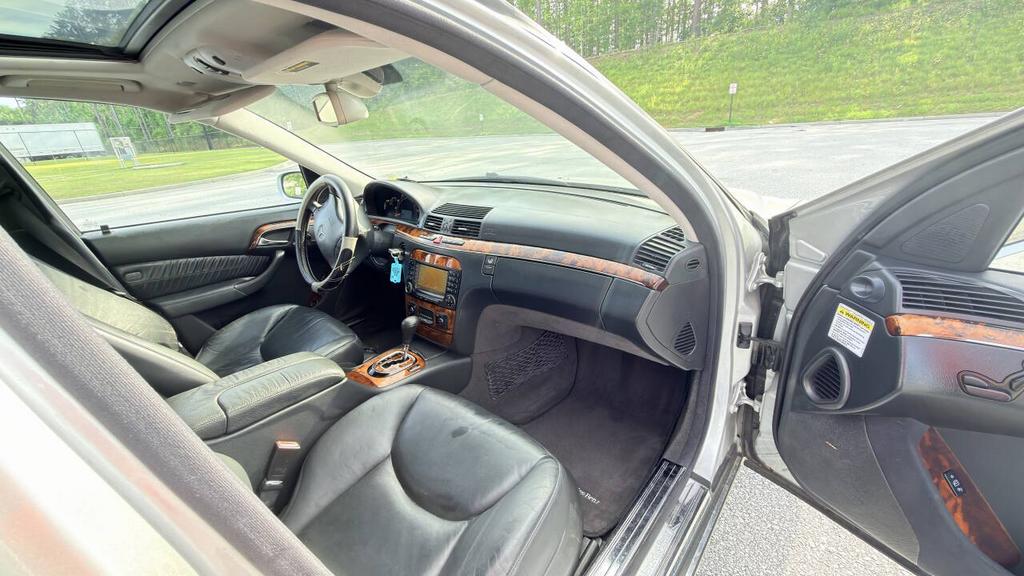 2006 Mercedes-Benz S-Class - $3,800