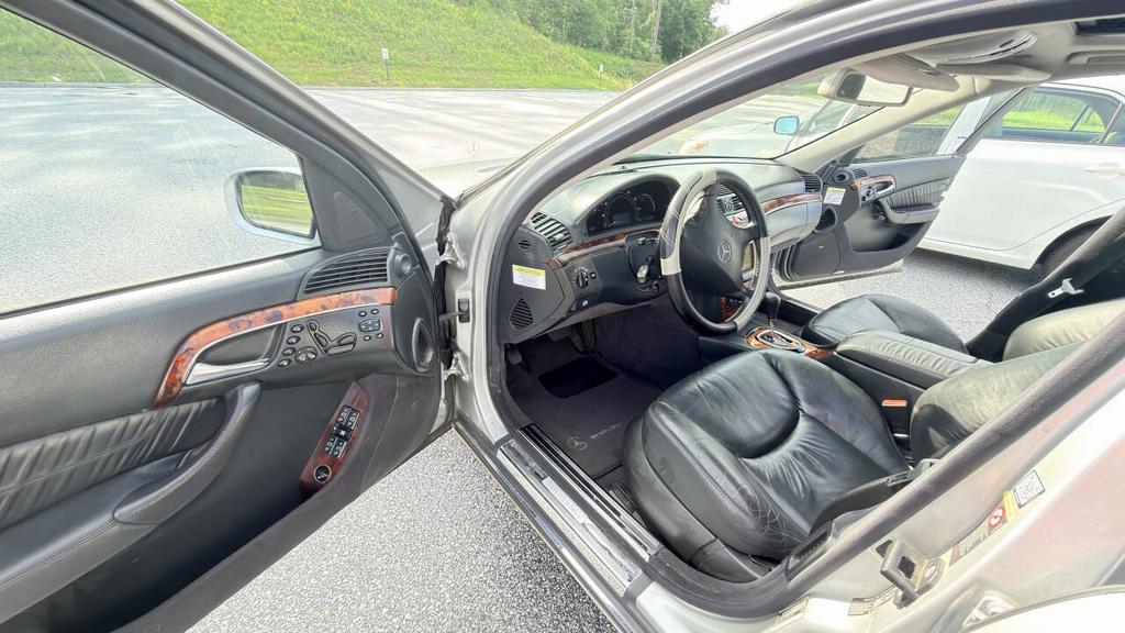 2006 Mercedes-Benz S-Class - $3,800