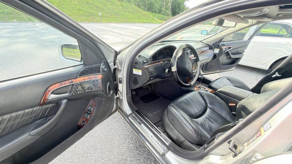2006 Mercedes-Benz S-Class - $3,800